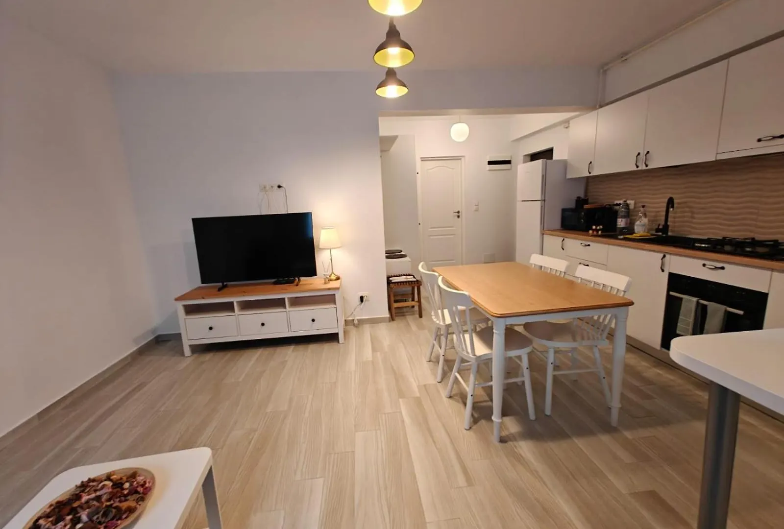 Dusan Residence Otopeni 7 0*,  루마니아