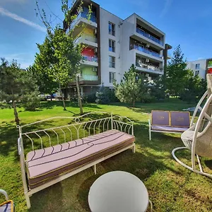  Апартаменты Beside Airport